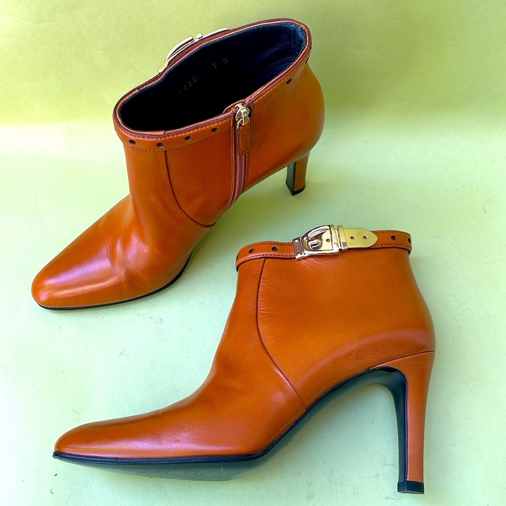 Vintage bright caramel/gold Gucci all leather booties with dust bag - Picture 4 of 15